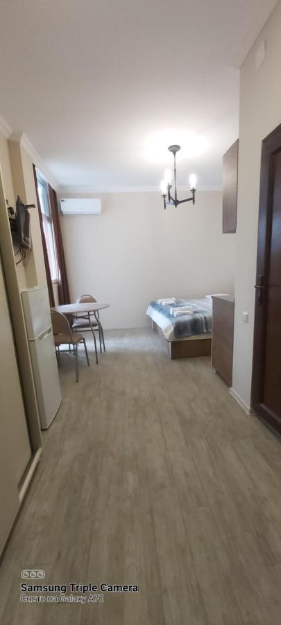 Студия Радуга У Моря Колхида Appartement Batoemi Buitenkant foto